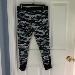 PINK ultimate high waisted camp mesh leggings